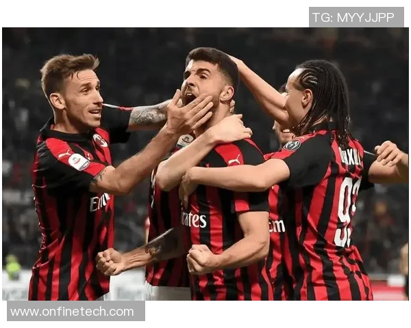 意甲激战AC米兰狂胜曼联4-0绝杀时刻点燃全场激情 意甲激战AC米兰狂胜曼联4-0绝杀时刻点燃全场激情