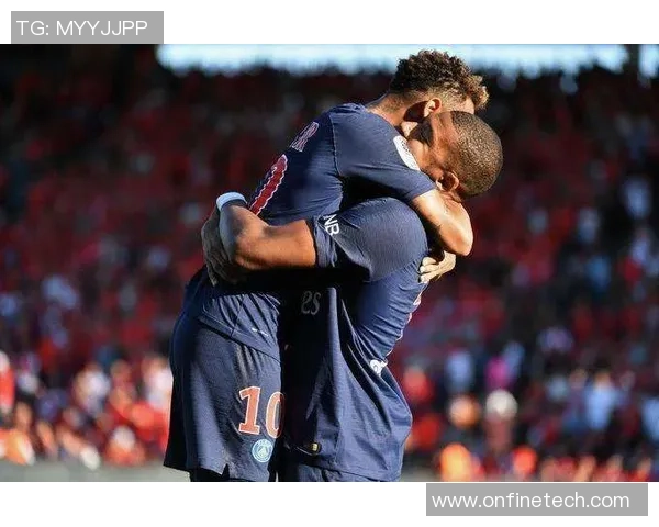 国王杯热刺大胜那不勒斯红牌争议引发全场热议与焦点分析